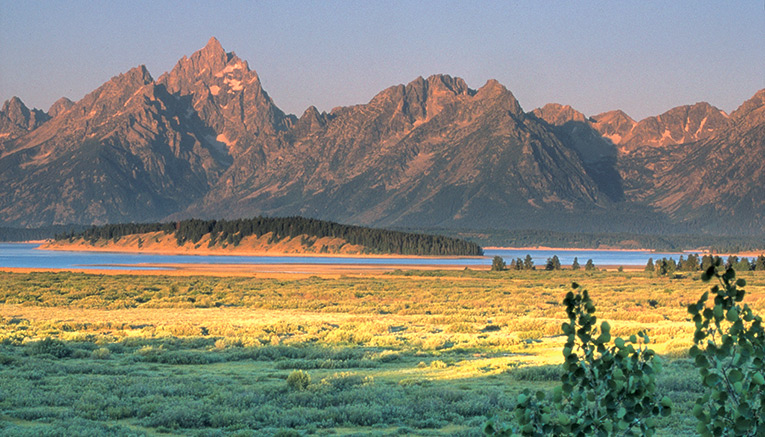 Wytq-yellowstone-walking-3